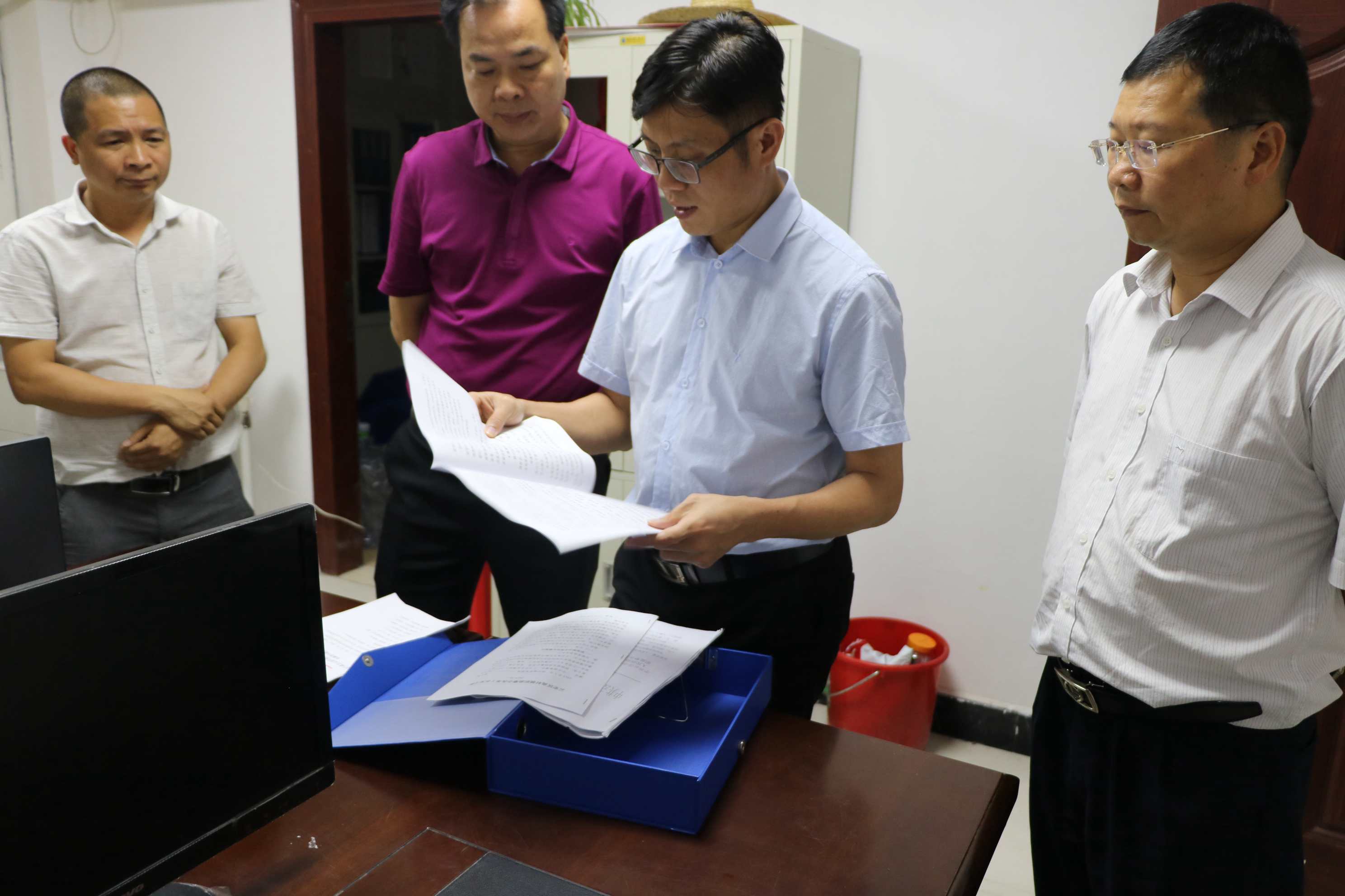 6月10日下午,云安区委常委,组织部部长李学华到高村镇进行镇级职能