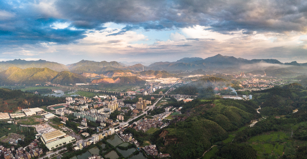 云安区委常委会会议召开