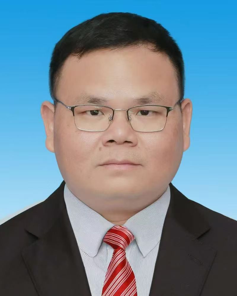 李龙