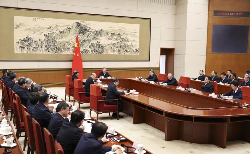 2.7李强主持召开国务院第七次全体会议.png