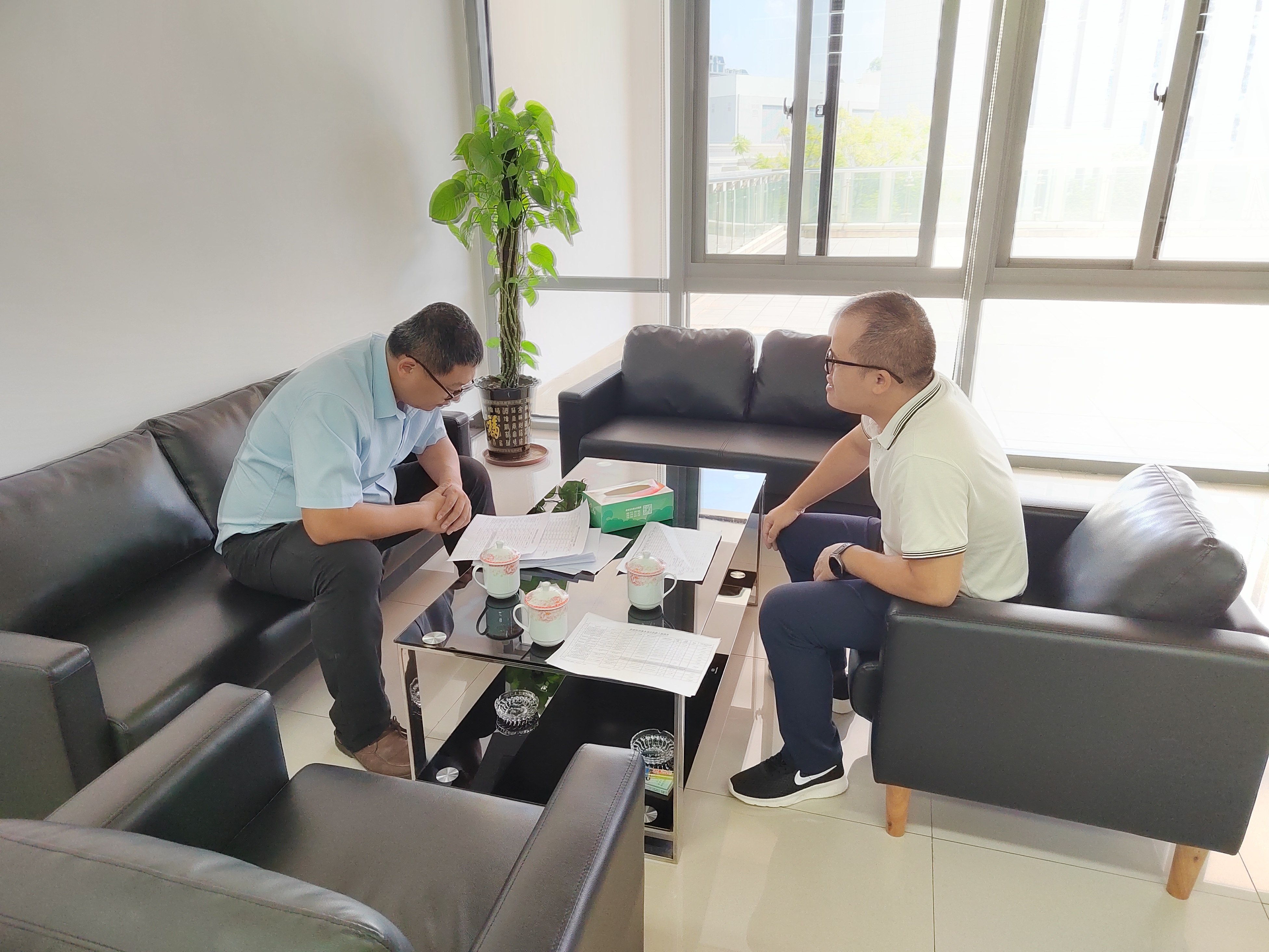 到华云调研数据中心机房项目建设.jpg